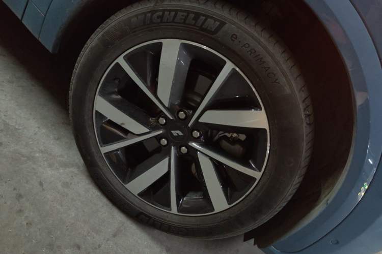 Used Li Auto L7 2023 Max model Right Front Wheel Hub