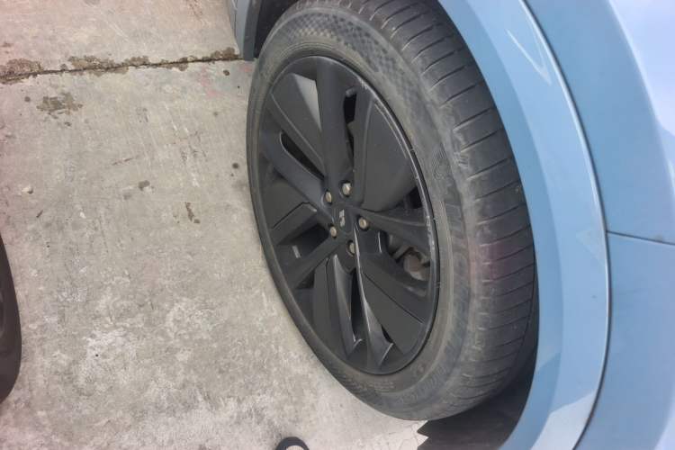 Used Li Auto L7 2023 Max model Right Front Wheel Hub