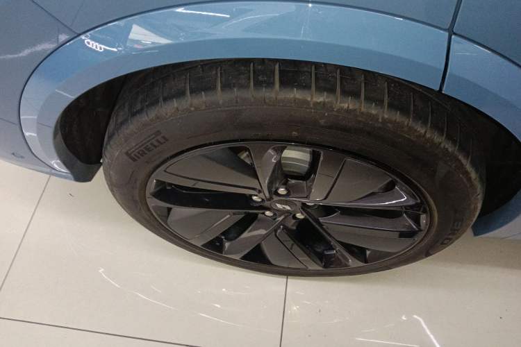 Used Li Auto L7 2023 Max model Right Rear Wheel Hub
