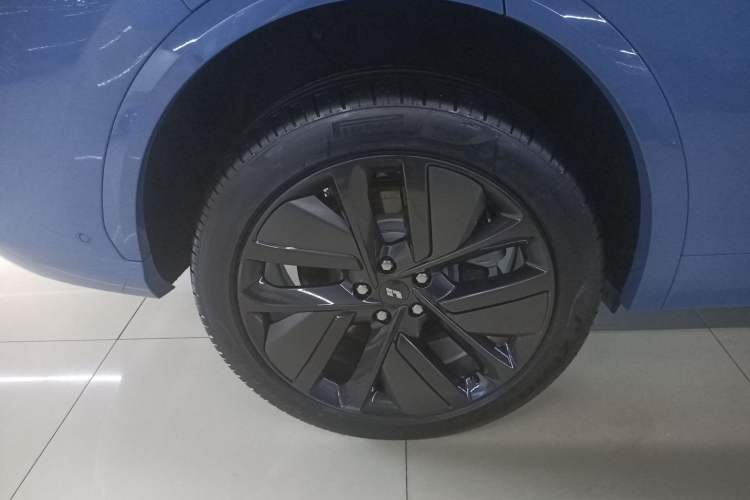 Used Li Auto L7 2023 Max model Right Rear Wheel Hub