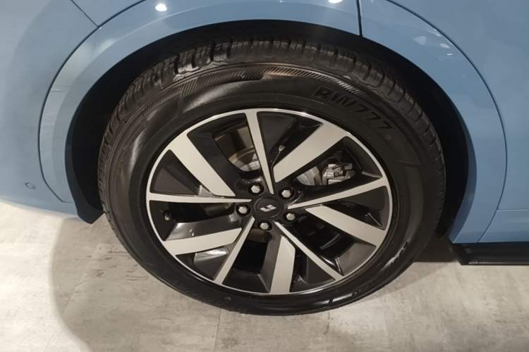 Used Li Auto L7 2023 Max model Right Rear Wheel Hub