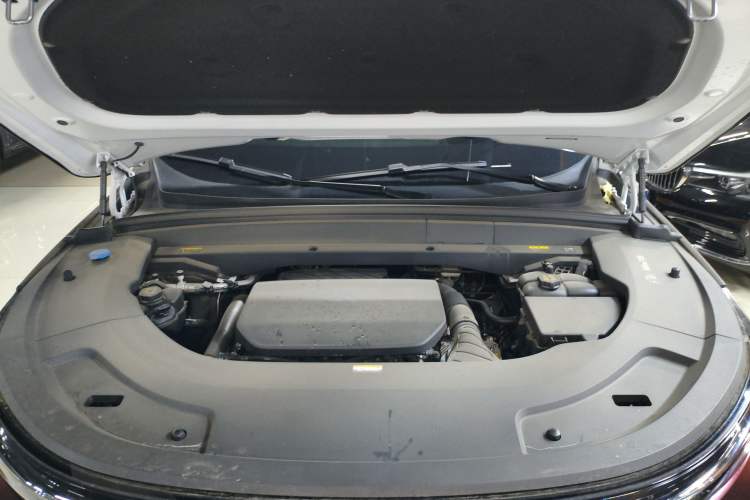 Used Li Auto L7 2023 Pro Model Engine Bay