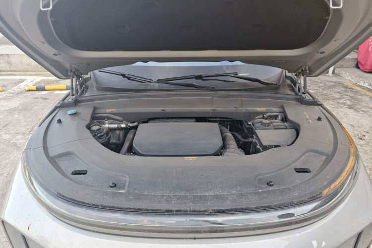Used Li Auto L7 2023 Pro Model Engine Bay