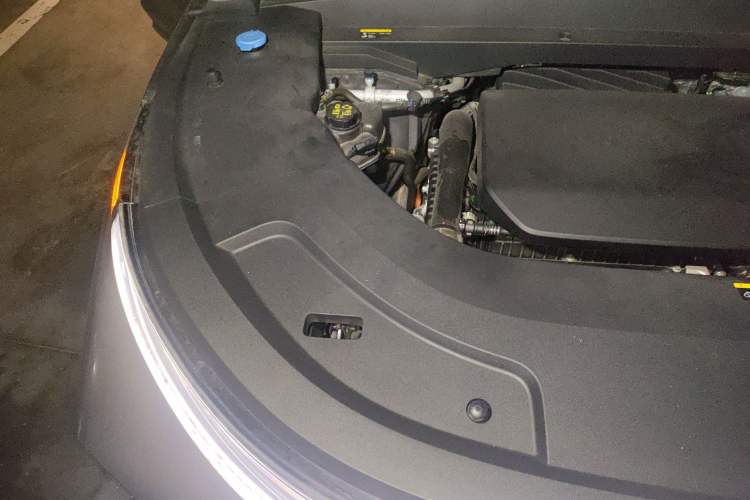 Used Li Auto L7 2023 Max model Engine Bay Right