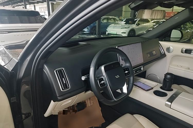 Used Li Auto L7 2023 Pro Model Center Console