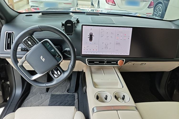 Used Li Auto L7 2023 Pro Model Center Console