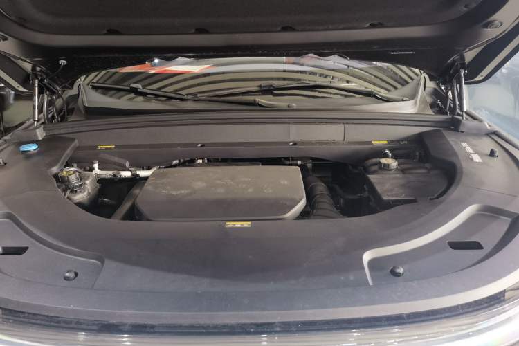 Used Li Auto L7 2023 Pro Model Engine Bay