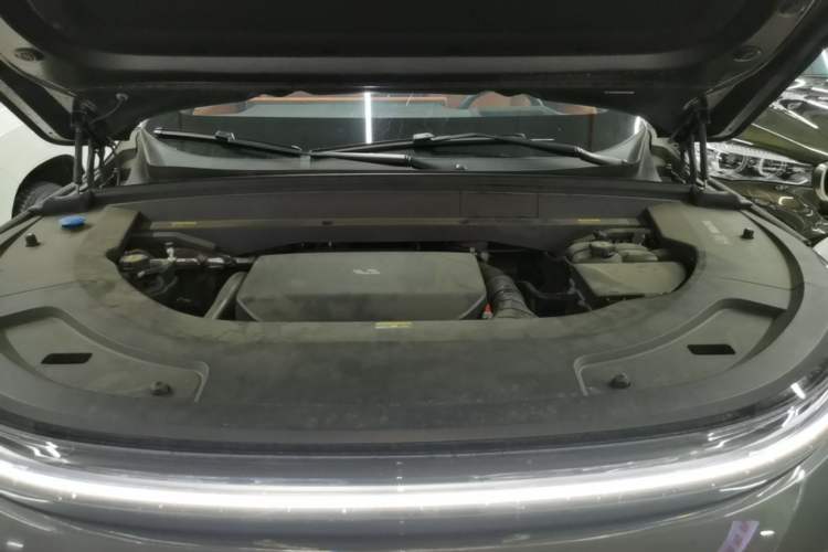 Used Li Auto L7 2023 Pro Model Engine Bay