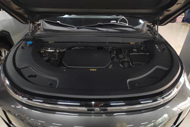 Used Li Auto L7 2023 Pro Model Engine Bay