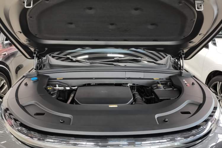 Used Li Auto L7 2023 Pro Model Engine Bay