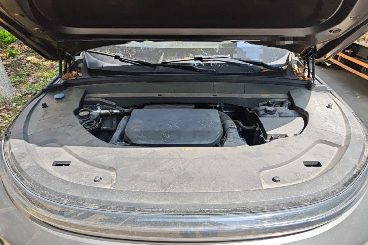 Used Li Auto L7 2023 Pro Model Engine Bay