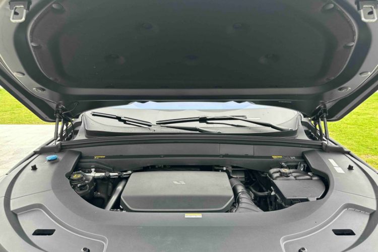 Used Li Auto L7 2023 Pro Model Engine Bay