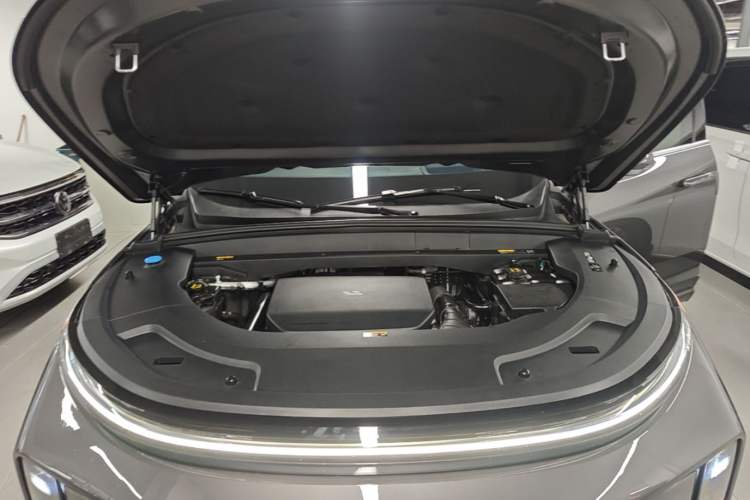 Used Li Auto L7 2023 Pro Model Engine Bay
