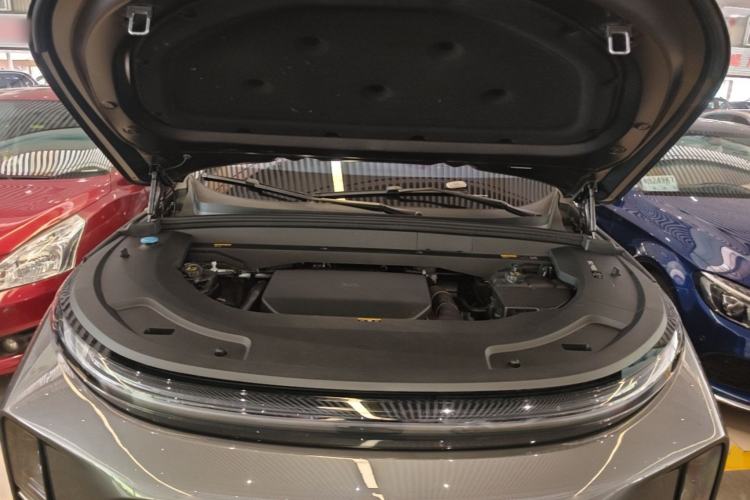Used Li Auto L7 2023 Pro Model Engine Bay