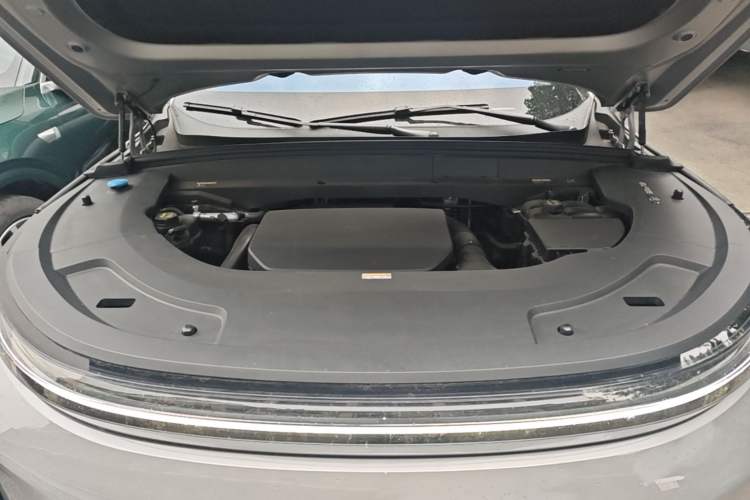 Used Li Auto L7 2023 Pro Model Engine Bay