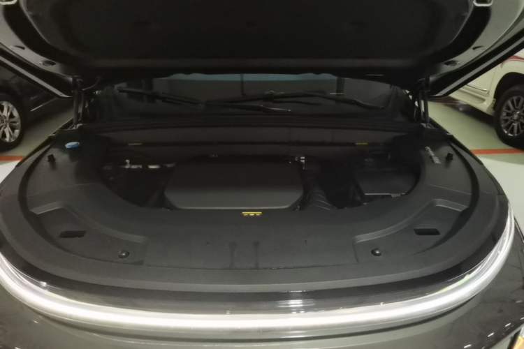 Used Li Auto L7 2023 Pro Model Engine Bay