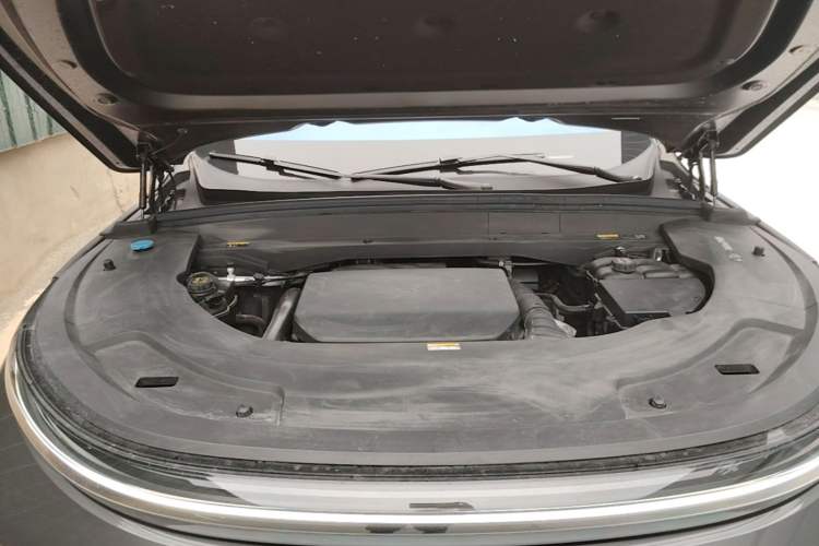 Used Li Auto L7 2023 Pro Model Engine Bay
