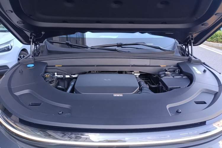Used Li Auto L7 2023 Pro Model Engine Bay