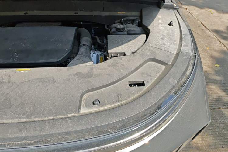 Used Li Auto L7 2023 Pro Model Engine Bay Left