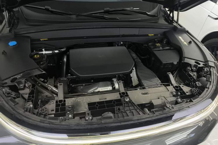 Used Li Auto L7 2023 Pro Model Engine Bay