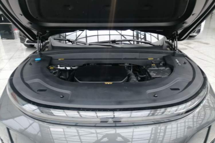 Used Li Auto L7 2023 Pro Model Engine Bay