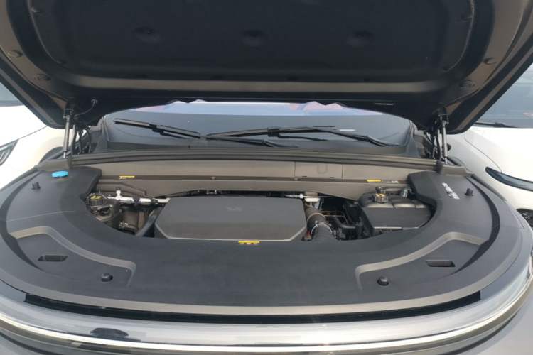Used Li Auto L7 2023 Pro Model Engine Bay