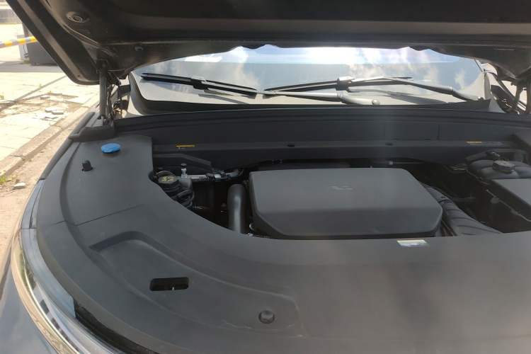 Used Li Auto L7 2023 Air model Engine Bay Right