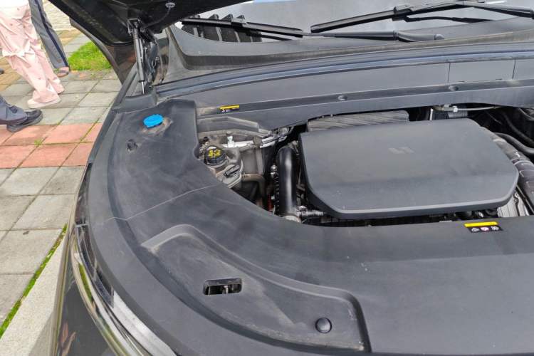 Used Li Auto L7 2023 Pro Model Engine Bay Right