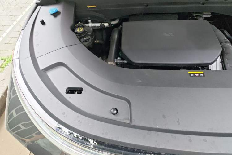 Used Li Auto L7 2023 Max model Engine Bay Right