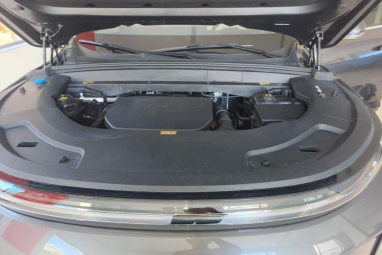 Used Li Auto L7 2023 Pro Model Engine Bay