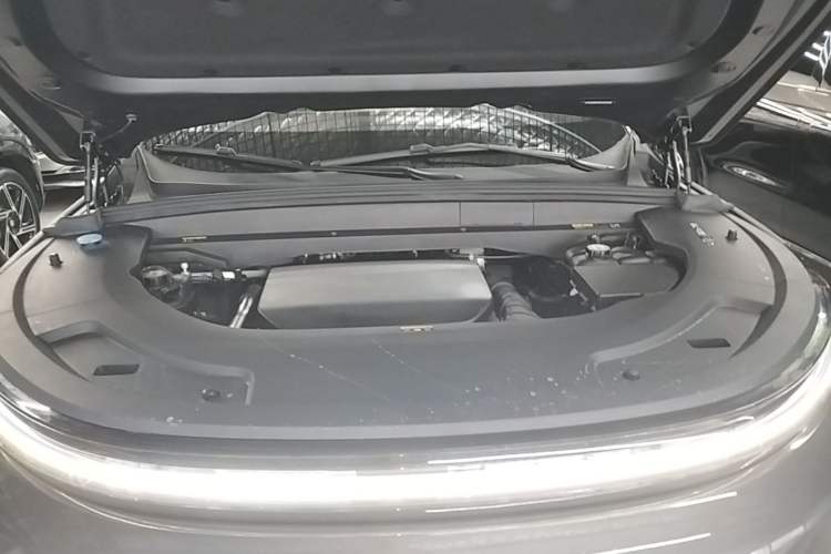 Used Li Auto L7 2023 Pro Model Engine Bay