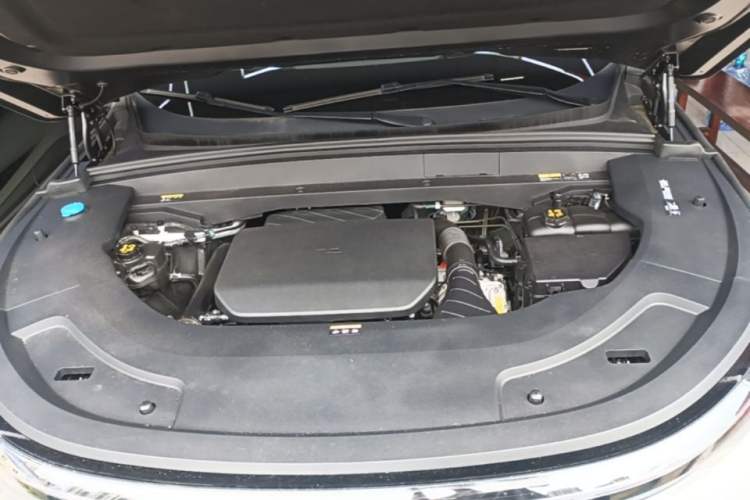 Used Li Auto L7 2023 Pro Model Engine Bay
