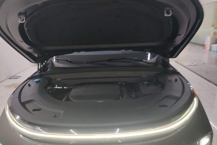 Used Li Auto L7 2023 Air model Engine Bay