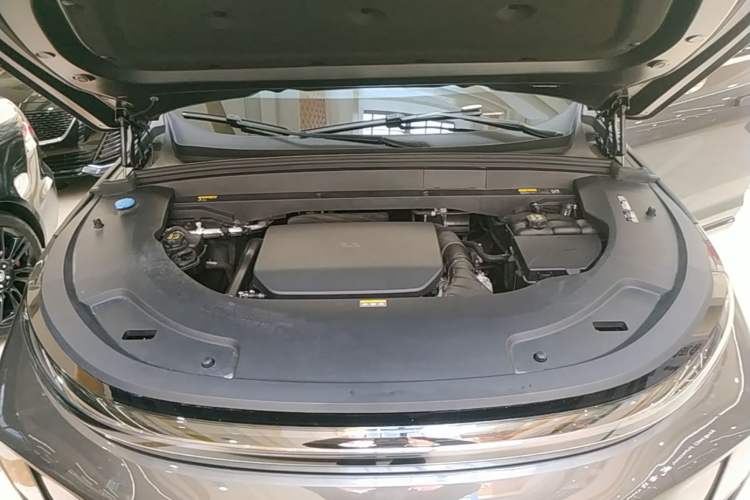 Used Li Auto L7 2023 Pro Model Engine Bay