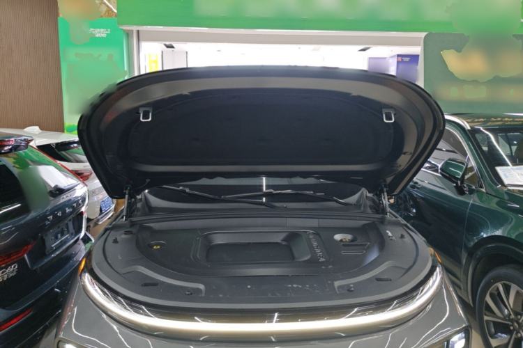 Used Li Auto L7 2023 Pro Model Engine Bay