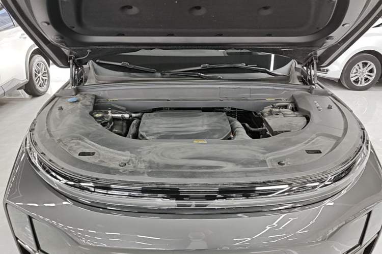 Used Li Auto L7 2023 Pro Model Engine Bay