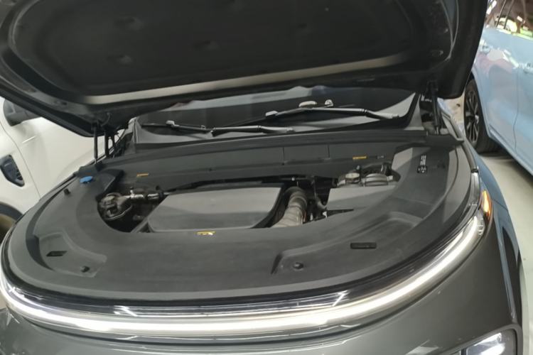 Used Li Auto L7 2023 Pro Model Engine Bay