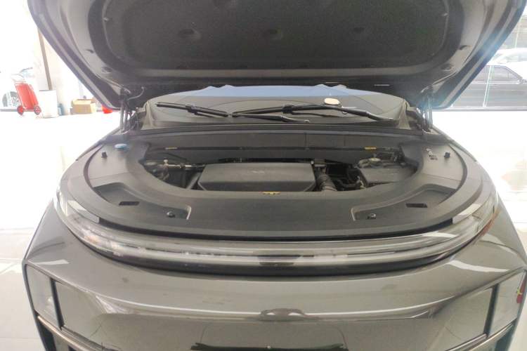 Used Li Auto L7 2023 Pro Model Engine Bay