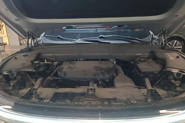 Used Li Auto L7 2023 Pro Model Engine Bay