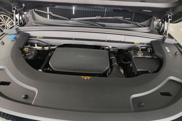 Used Li Auto L7 2023 Pro Model Engine Bay