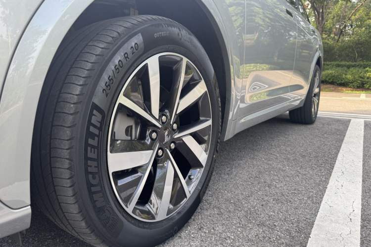 Used Li Auto L7 2023 Air model Exterior 4