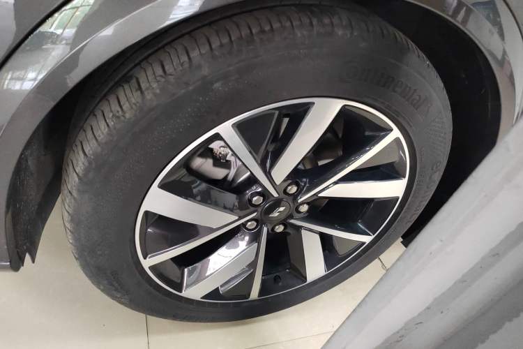 Used Li Auto L7 2023 Pro Model Exterior 4