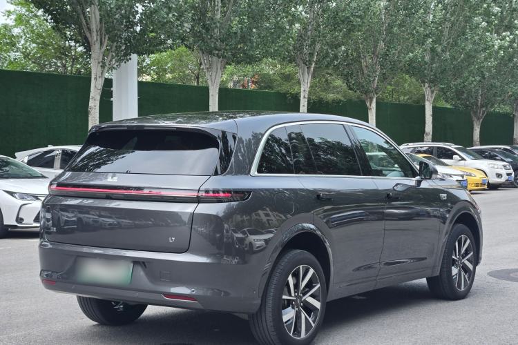 Used Li Auto L7 2023 Pro Model Exterior 4