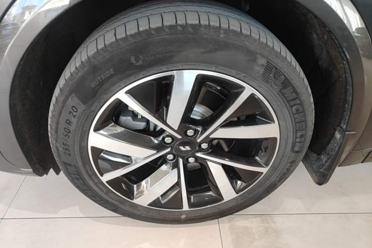 Used Li Auto L7 2023 Air model Exterior 4