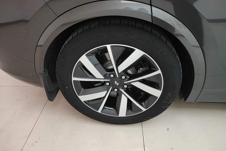 Used Li Auto L7 2023 Pro Model Exterior 5