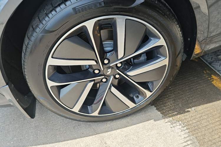 Used Li Auto L7 2023 Pro Model Exterior 5