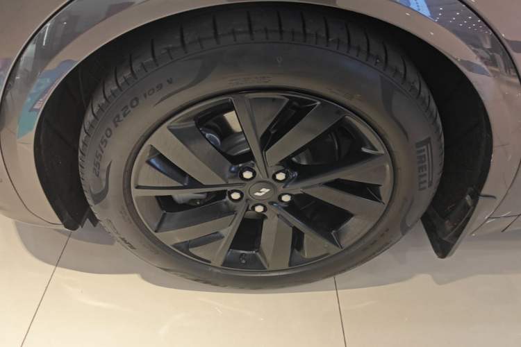 Used Li Auto L7 2023 Pro Model Left Front Wheel Hub