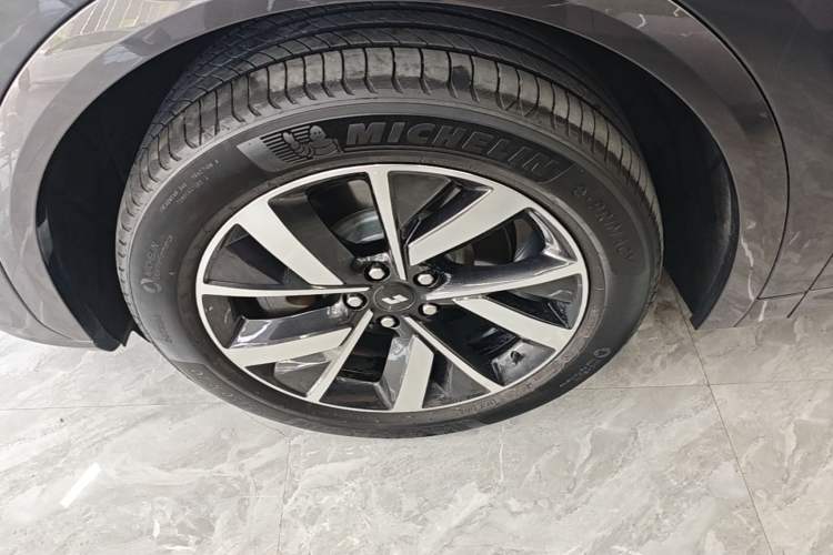 Used Li Auto L7 2023 Air model Left Front Wheel Hub