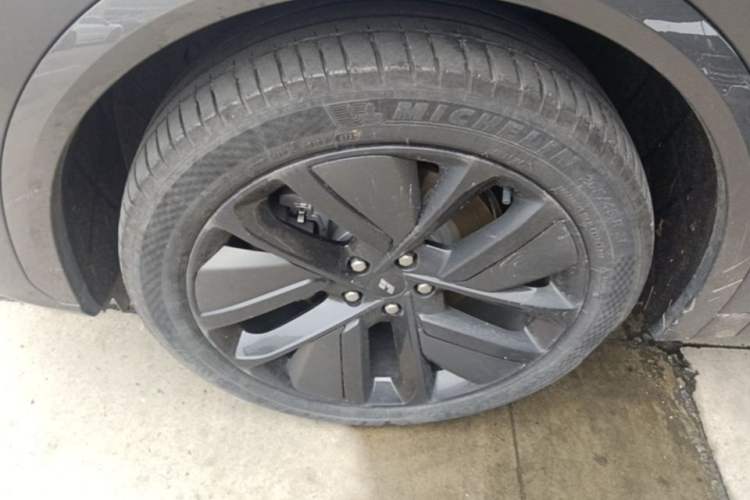 Used Li Auto L7 2023 Air model Left Front Wheel Hub