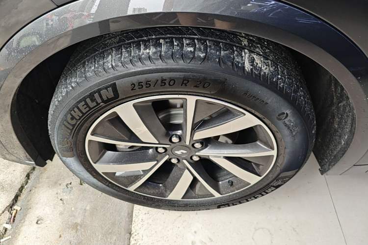 Used Li Auto L7 2023 Pro Model Left Front Wheel Hub